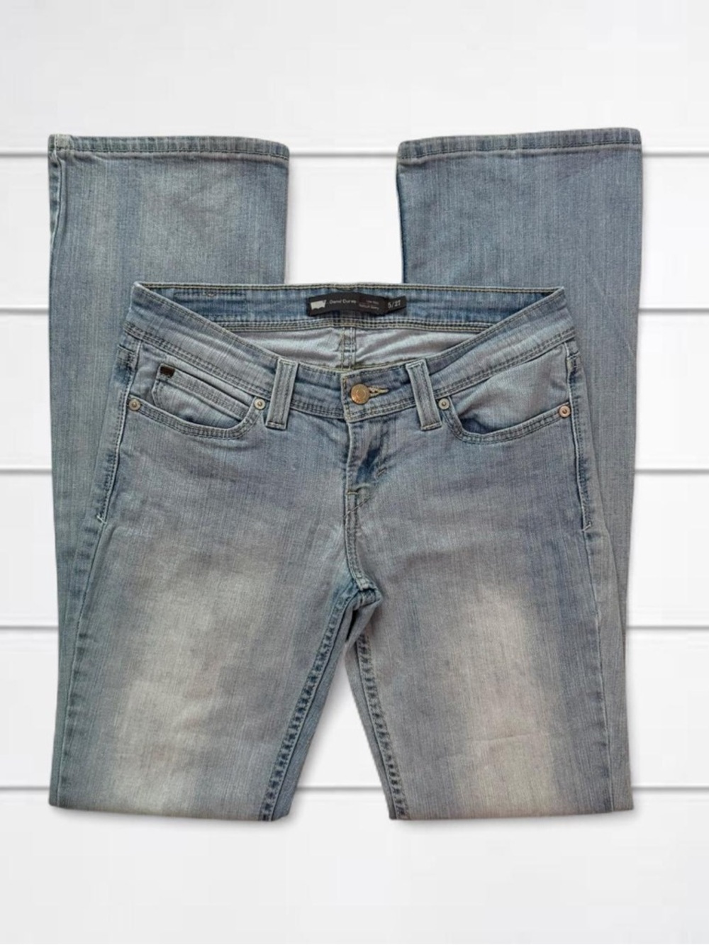 SOLD Levi’s Low rise bootcut jeans